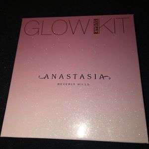 NEW Anastasia Glow Kit highlighter